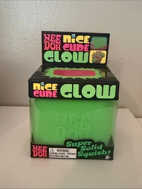 Glow Super Solid Squish! Cube - Green